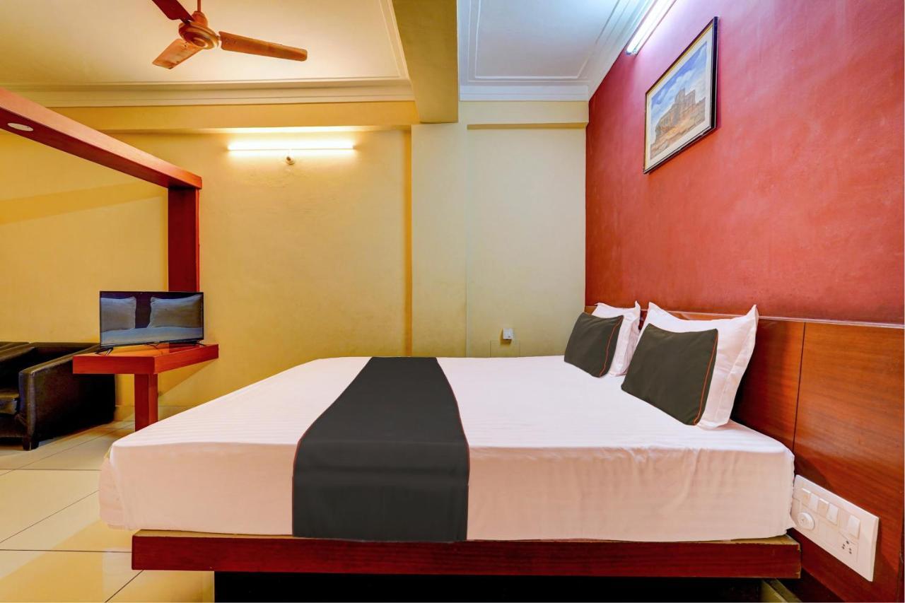 Oyo Flagship Hotel Kvc Holiday Inn Maisur Dış mekan fotoğraf