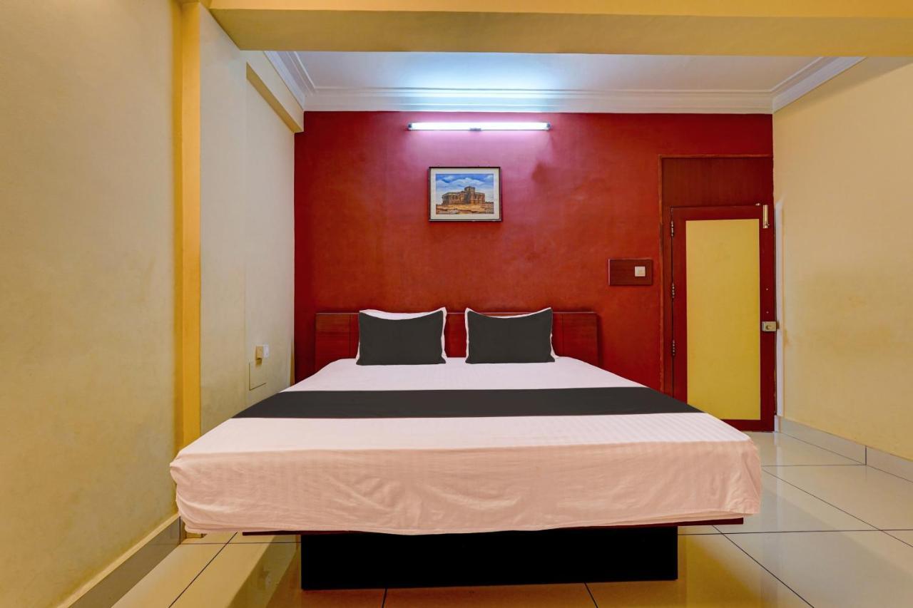 Oyo Flagship Hotel Kvc Holiday Inn Maisur Dış mekan fotoğraf