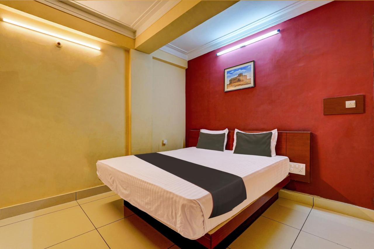 Oyo Flagship Hotel Kvc Holiday Inn Maisur Dış mekan fotoğraf