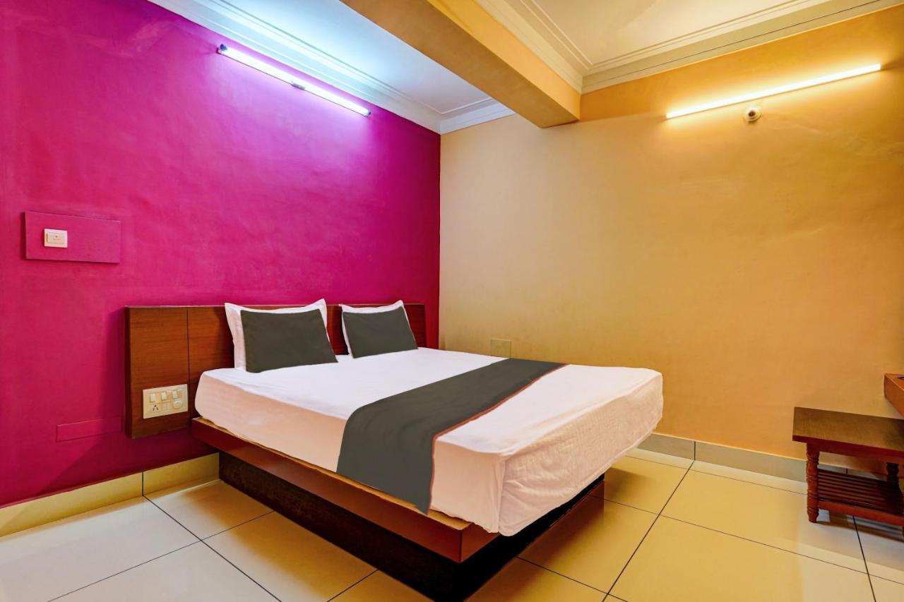 Oyo Flagship Hotel Kvc Holiday Inn Maisur Dış mekan fotoğraf
