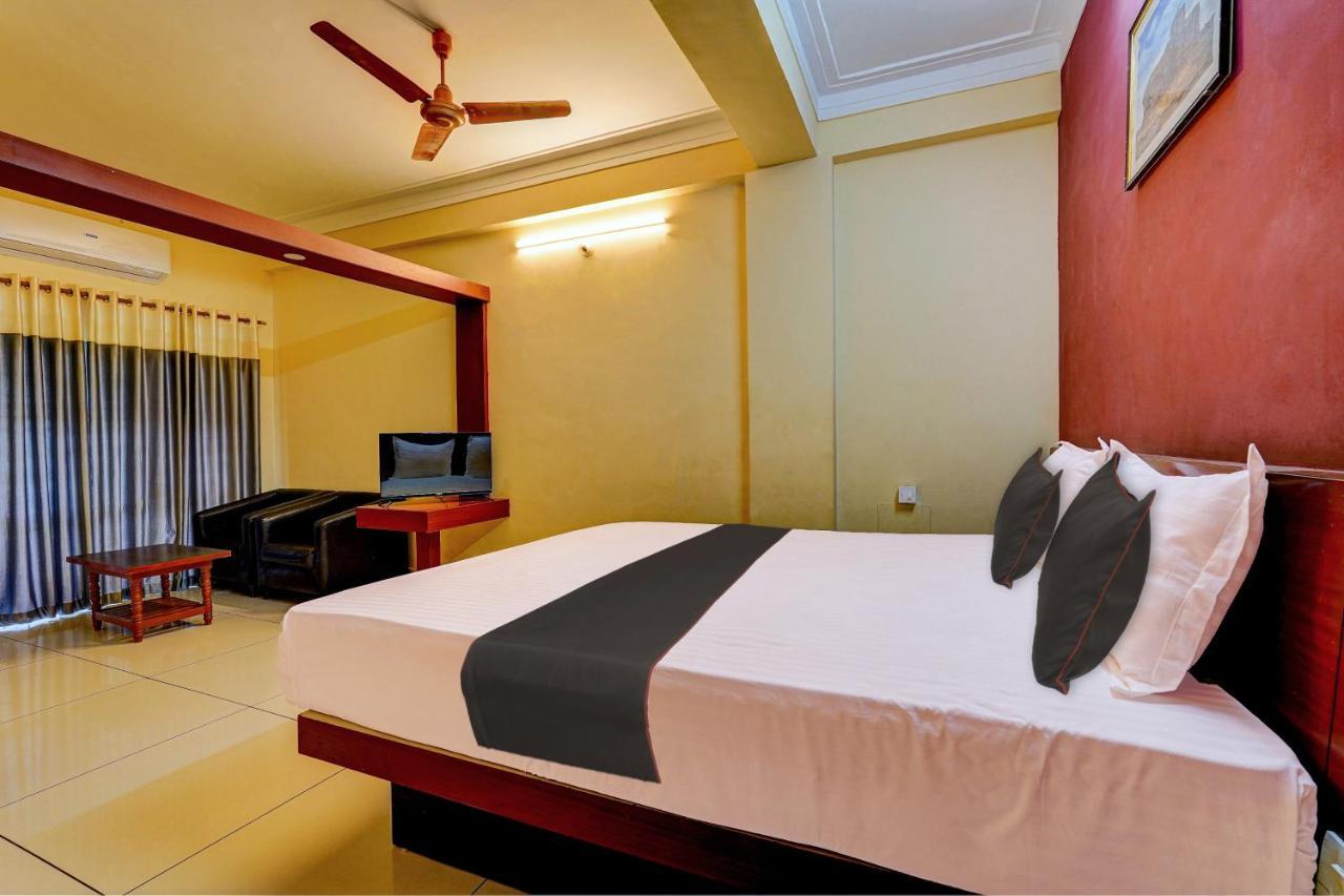 Oyo Flagship Hotel Kvc Holiday Inn Maisur Dış mekan fotoğraf