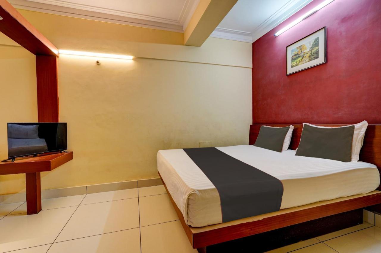 Oyo Flagship Hotel Kvc Holiday Inn Maisur Dış mekan fotoğraf