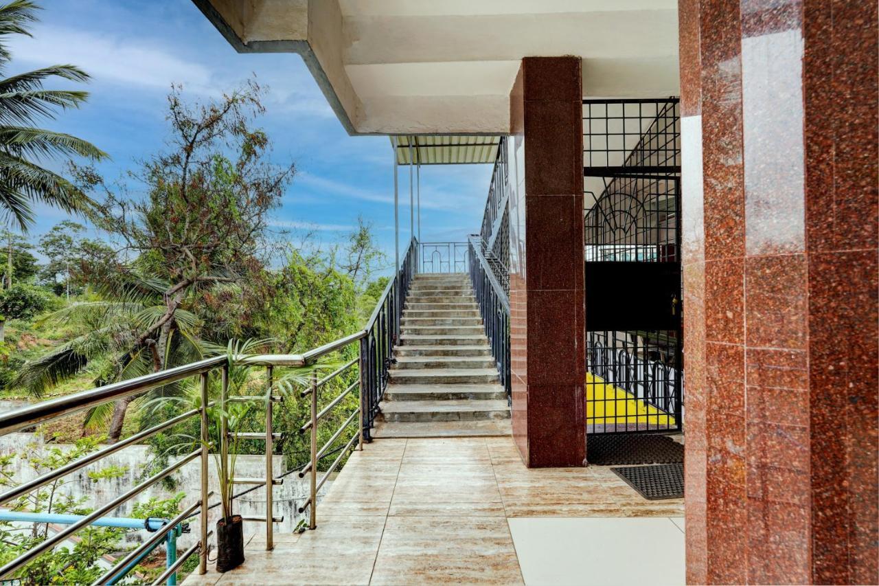 Oyo Flagship Hotel Kvc Holiday Inn Maisur Dış mekan fotoğraf