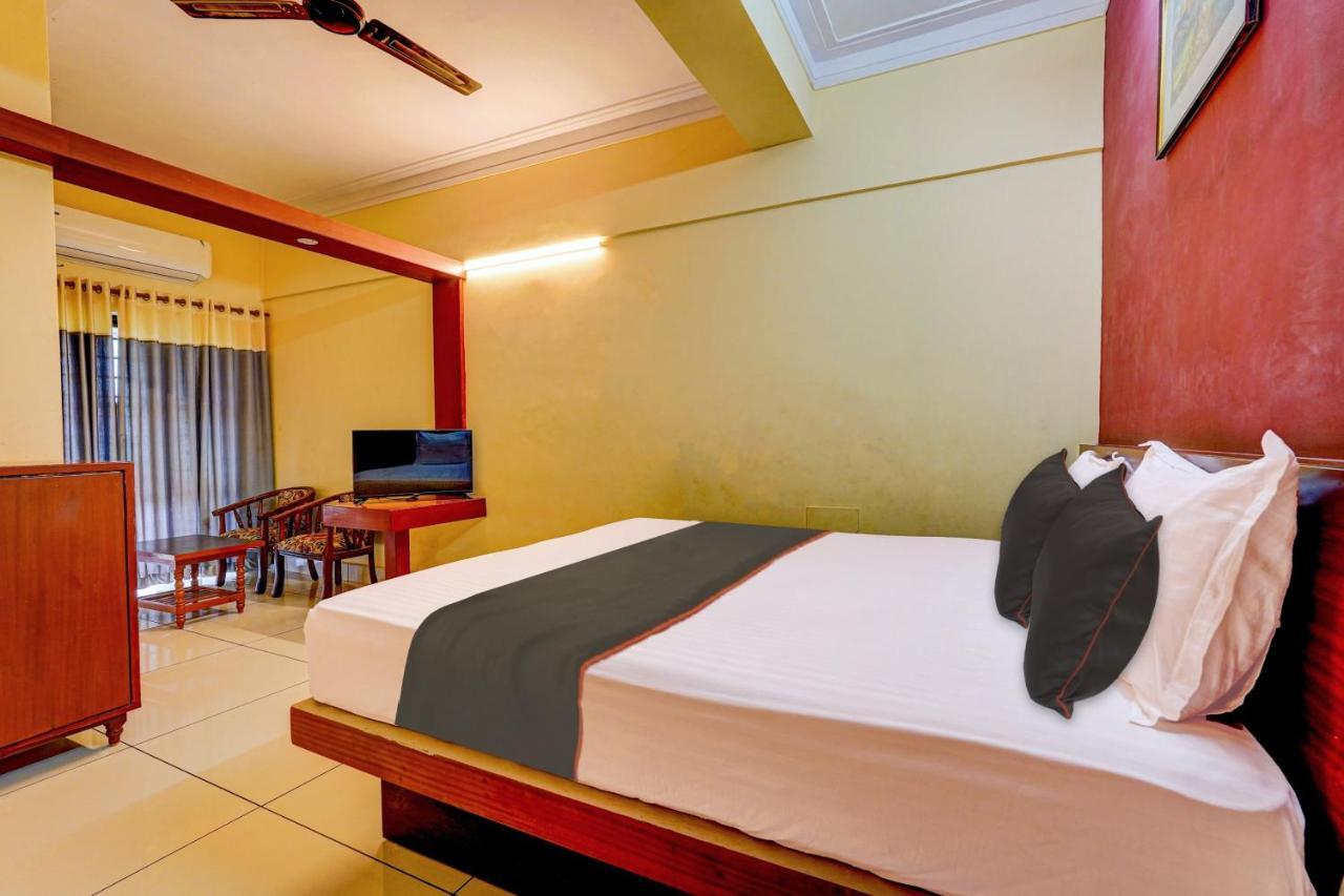 Oyo Flagship Hotel Kvc Holiday Inn Maisur Dış mekan fotoğraf