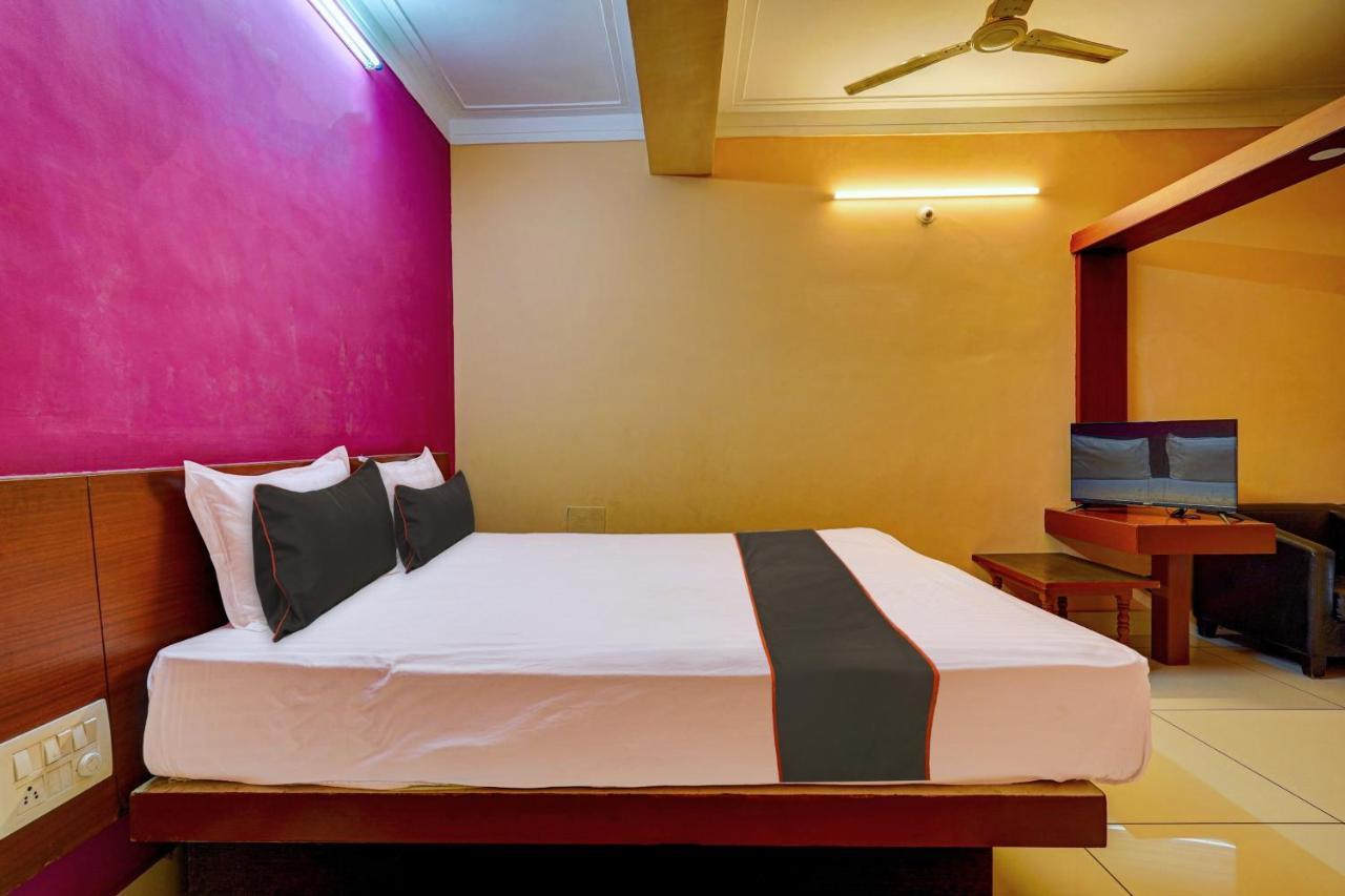 Oyo Flagship Hotel Kvc Holiday Inn Maisur Dış mekan fotoğraf